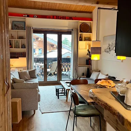 Ensoleillé Aux Tines, Vue Massif