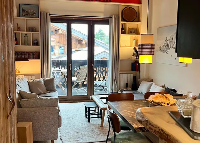 Ensoleillé Aux Tines, Vue Massif